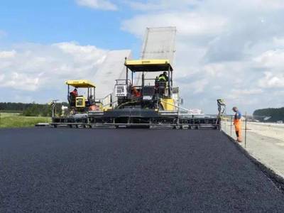 新式省錢的秘密寶典 寶馬格攤鋪機在道路建設(shè)中的高效經(jīng)濟之道